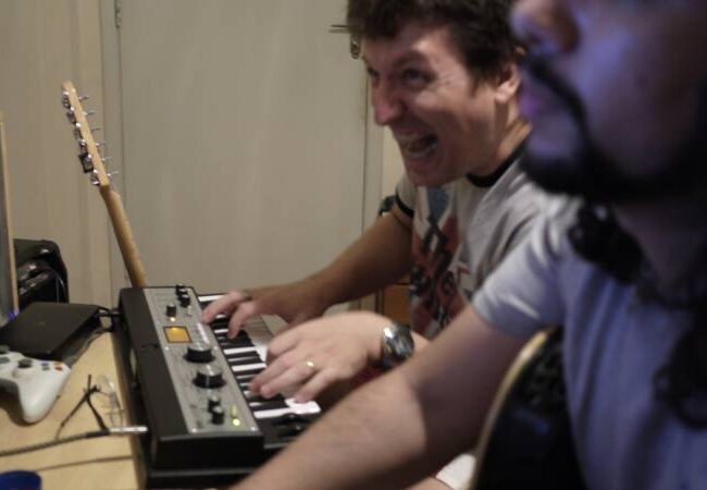 Bretas gravando teclados